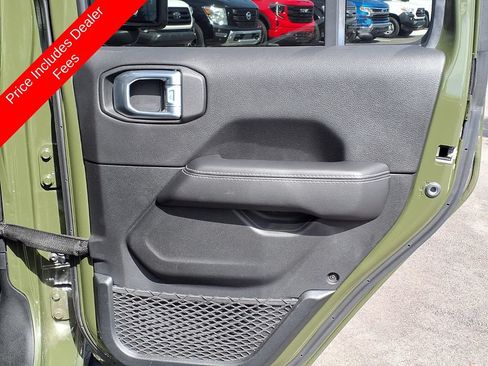 Used 2021 Jeep Wrangler Unlimited Sahara AWD/4WD image 13