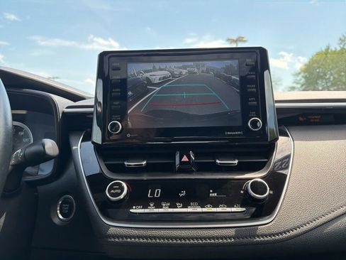 Certified 2022 Toyota Corolla SE w/ SE Premium Package FWD image 28