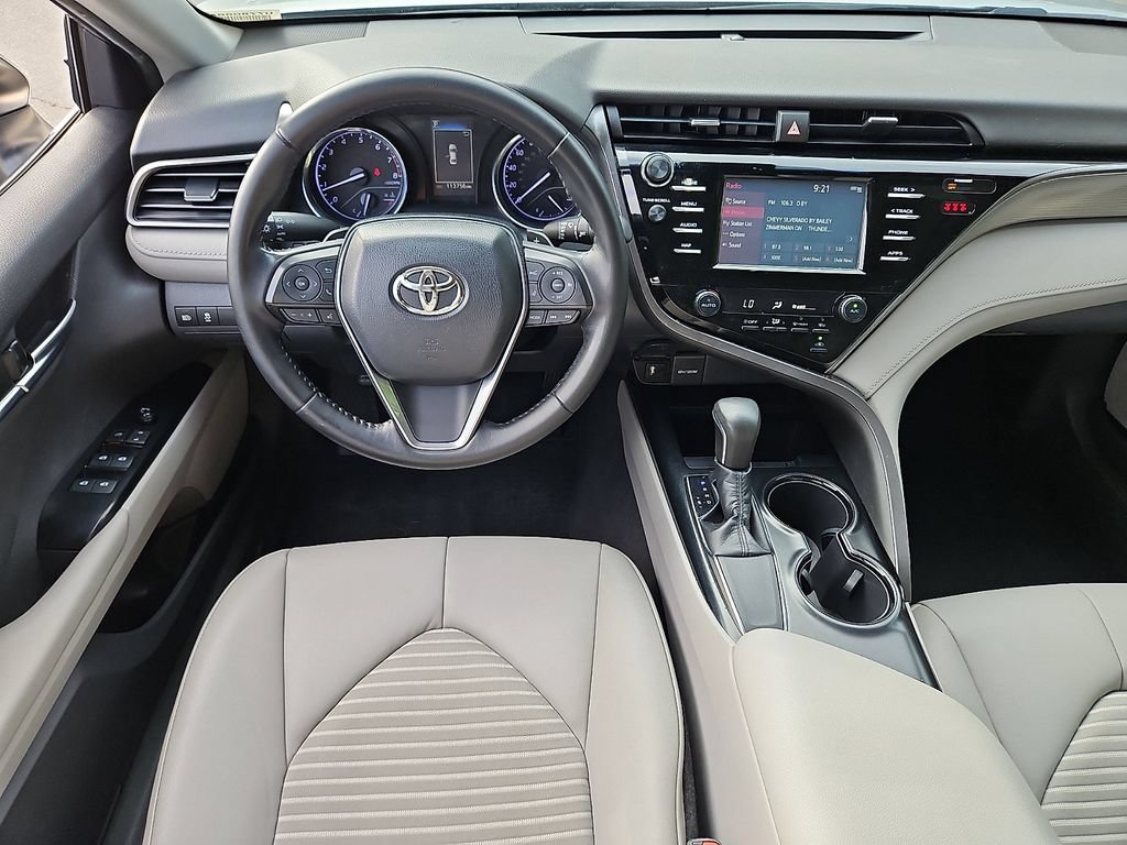 Used 2019 Toyota Camry SE w/ Convenience Package FWD image 10