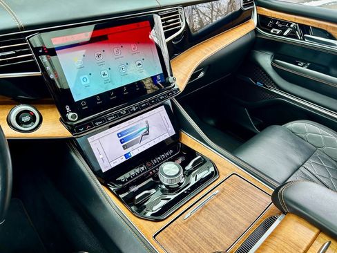 Used 2022 Jeep Grand Wagoneer Series III w/ Rear Seat Video Group 1 image 25