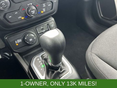 Certified 2023 Jeep Renegade Latitude w/ Premium Group image 32