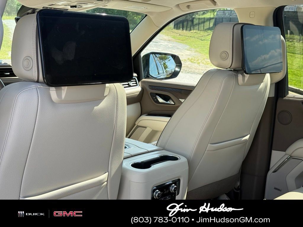 Used 2021 GMC Yukon XL Denali w/ Denali Premium Package AWD/4WD image 29