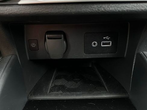 Used 2025 Nissan Versa SV image 23