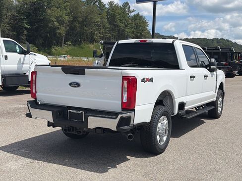 Used 2026 Ford F250 XLT AWD/4WD image 3