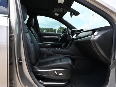 Used 2022 Cadillac XT6 Luxury FWD image 24