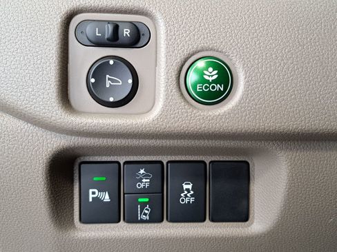 Used 2020 Honda Pilot Touring image 13