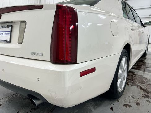 Used 2006 Cadillac STS w/ Preferred Equipment Group RWD image 29
