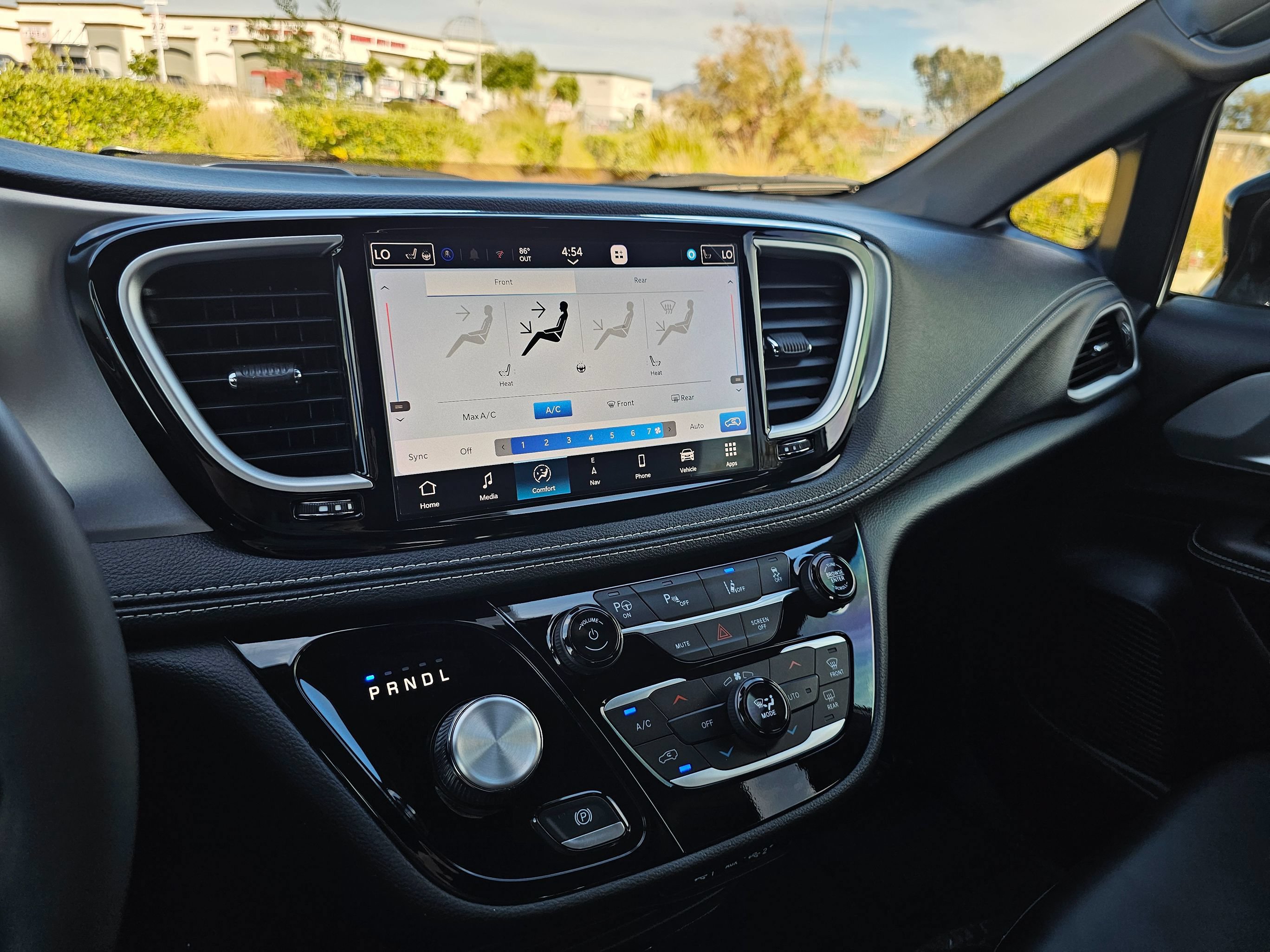 Used 2024 Chrysler Pacifica Limited FWD image 43