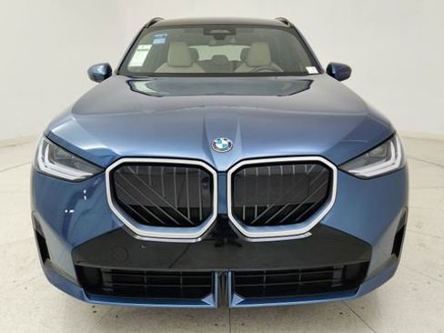 Used 2025 BMW X3 xDrive30i w/ Premium Package image 2