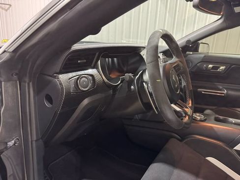 Used 2020 Ford Mustang Shelby GT500 w/ Technology Package RWD image 11