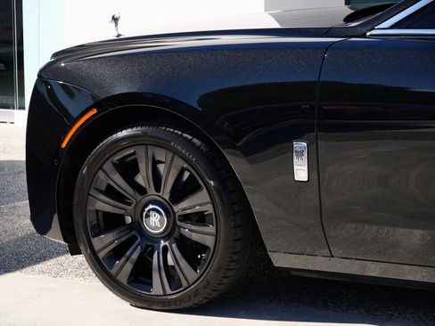 Certified 2022 Rolls-Royce Ghost w/ Ghost Package image 20
