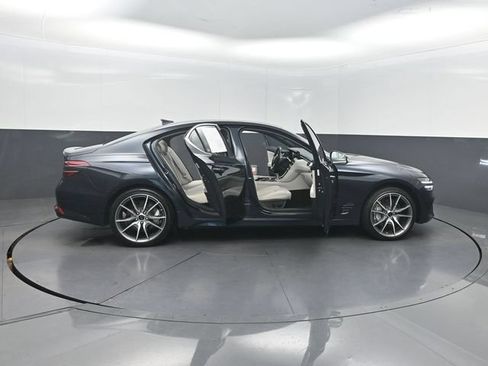 Used 2025 Genesis G70 2.5T AWD/4WD image 36