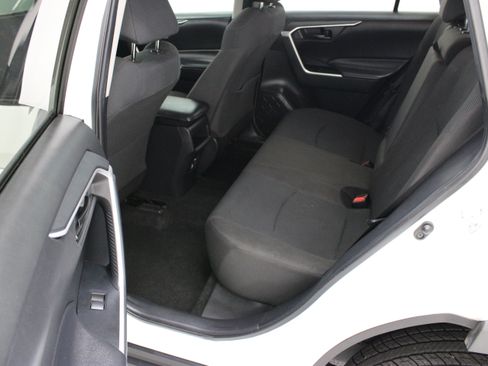 Used 2020 Toyota RAV4 LE FWD image 24