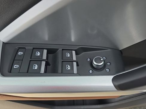 Used 2025 Audi Q3 2.0T Premium w/ Convenience Package image 31