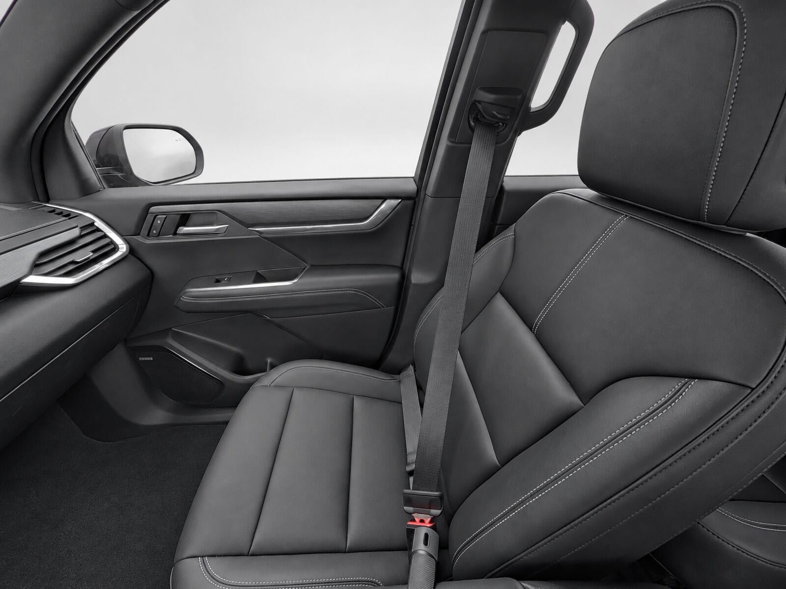 Used 2026 GMC Acadia Elevation w/ Elevation Premium Package FWD image 10