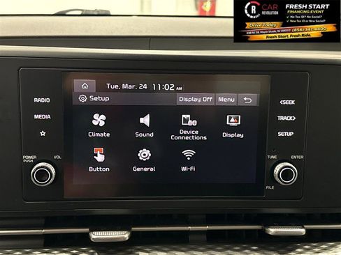 Used 2024 Kia Carnival LX image 39