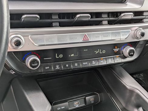 Used 2023 Kia Telluride LX FWD image 21