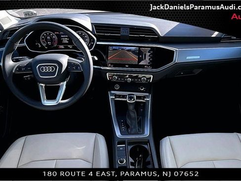 Used 2024 Audi Q3 2.0T Premium Plus image 13