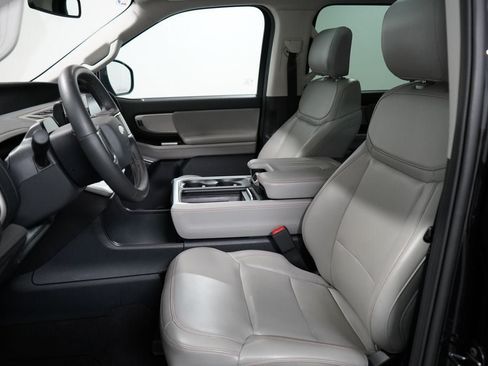 Certified 2025 Ford Expedition Active AWD/4WD image 14
