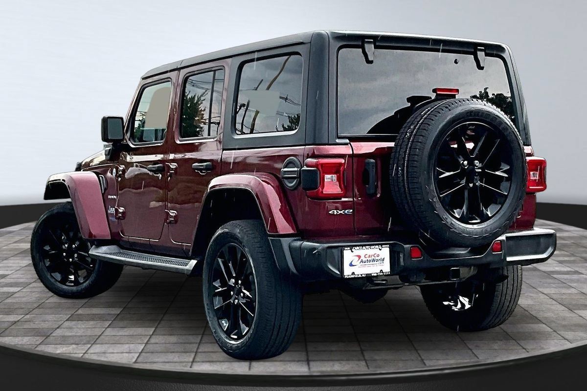 Used 2021 Jeep Wrangler Unlimited Sahara w/ Cold Weather Group AWD/4WD image 7