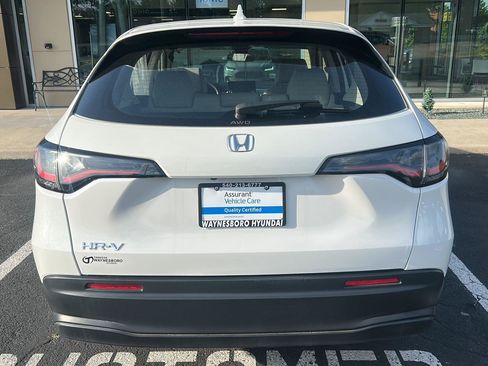 Used 2025 Honda HR-V LX image 5
