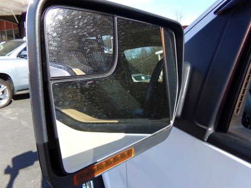 Used 2011 Ford F150 Lariat w/ Lariat Chrome Pkg image 24