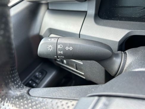 Used 2025 Toyota Tacoma SR AWD/4WD image 22