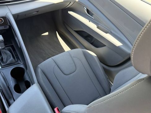 Used 2025 Hyundai Elantra Sport FWD image 25