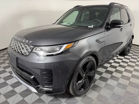 Used 2025 Land Rover Discovery Metropolitan Edition AWD/4WD image 3