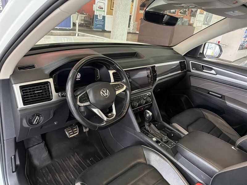 Used 2022 Volkswagen Atlas SEL Premium AWD/4WD image 11