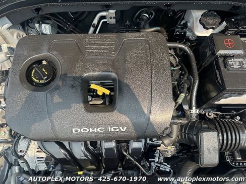 Used 2017 Hyundai Elantra SE FWD image 29