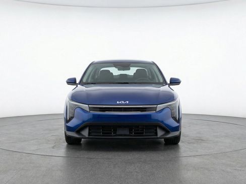 Used 2025 Kia K4 LXS image 2