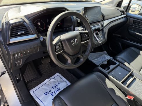 Certified 2025 Honda Odyssey EX-L image 13