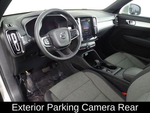 Used 2025 Volvo XC40 B5 Core AWD/4WD image 23