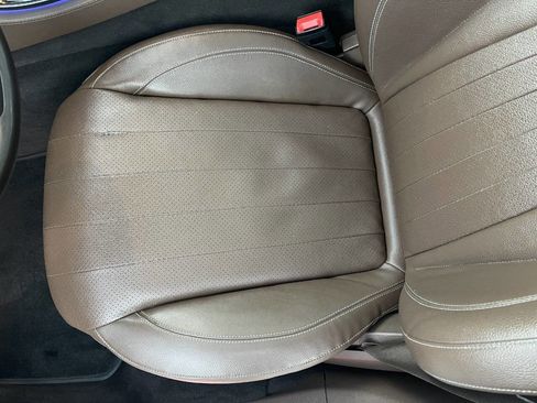 Used 2017 Mercedes-Benz E 300 4MATIC image 19