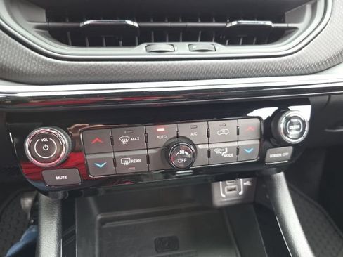 Used 2024 Jeep Compass Trailhawk w/ Trailhawk Elite Group AWD/4WD image 26