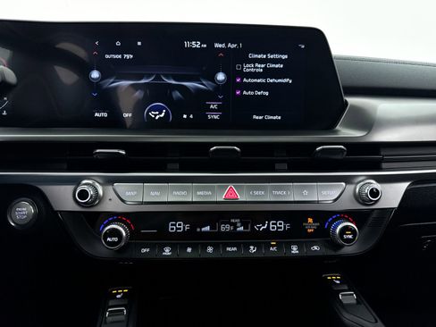 Certified 2025 Kia Telluride S image 27