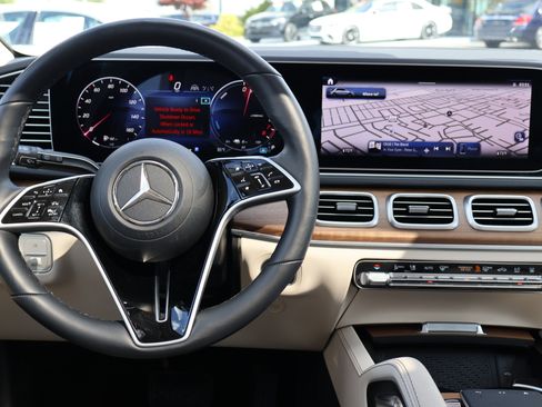 Used 2025 Mercedes-Benz GLE 450e 4MATIC image 20