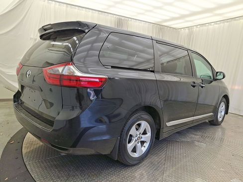 Used 2020 Toyota Sienna L FWD image 24