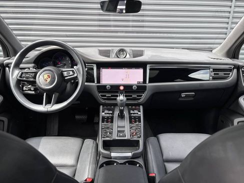 Used 2025 Porsche Macan AWD/4WD image 16