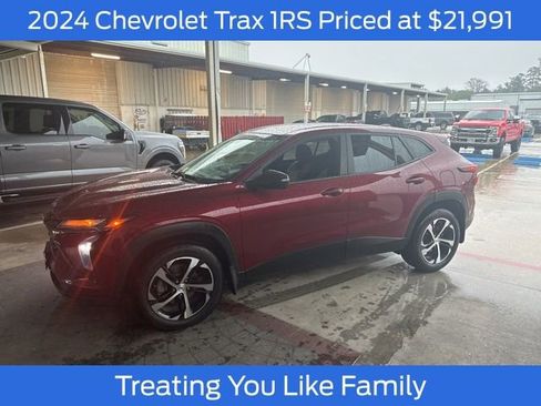 Used 2024 Chevrolet Trax RS w/ Driver Confidence Package FWD image 1