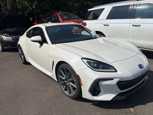 Used 2025 Subaru BRZ Limited RWD image 2