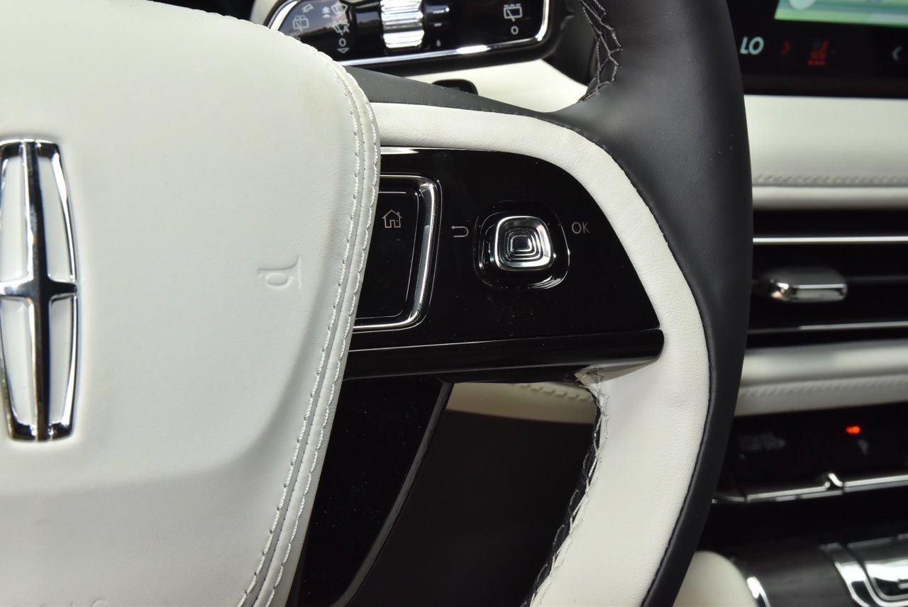New 2026 Lincoln Aviator Black Label w/ Jet Appearance Package AWD/4WD image 27