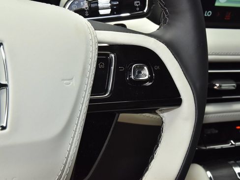 New 2026 Lincoln Aviator Black Label w/ Jet Appearance Package AWD/4WD image 27