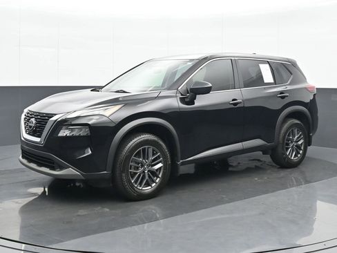 Used 2023 Nissan Rogue S image 2