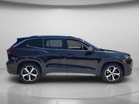Certified 2026 Volkswagen Tiguan SE w/ Panoramic Sunroof Package FWD image 4
