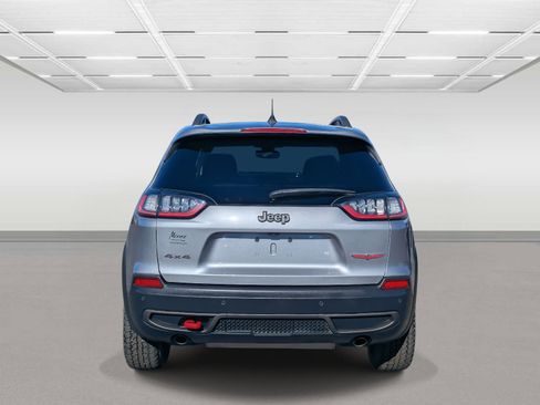 Used 2019 Jeep Cherokee Trailhawk image 4