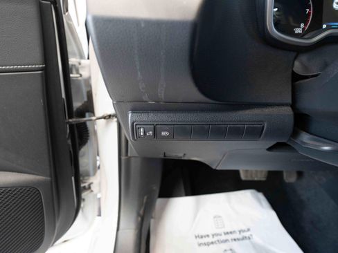 Used 2024 Toyota Corolla SE w/ SE Package image 11