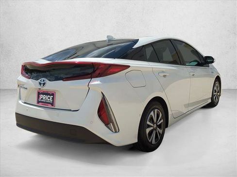 Certified 2018 Toyota Prius Prime Advanced FWD image 5