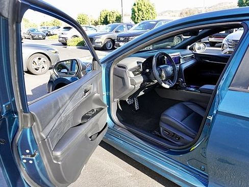 Used 2025 Toyota Camry XSE FWD image 36